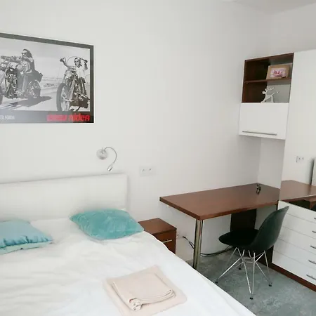 Business Europa22 Airport Lotnisko Premium Wysoka Jakosc Quality Otwarty Dla Gosci Biznesowych Niemasowosc Izolatorium Bon Turystyczny Sterylne Warunki Kwarantanna Badz Biurowa Praca Zdalna Apartment *